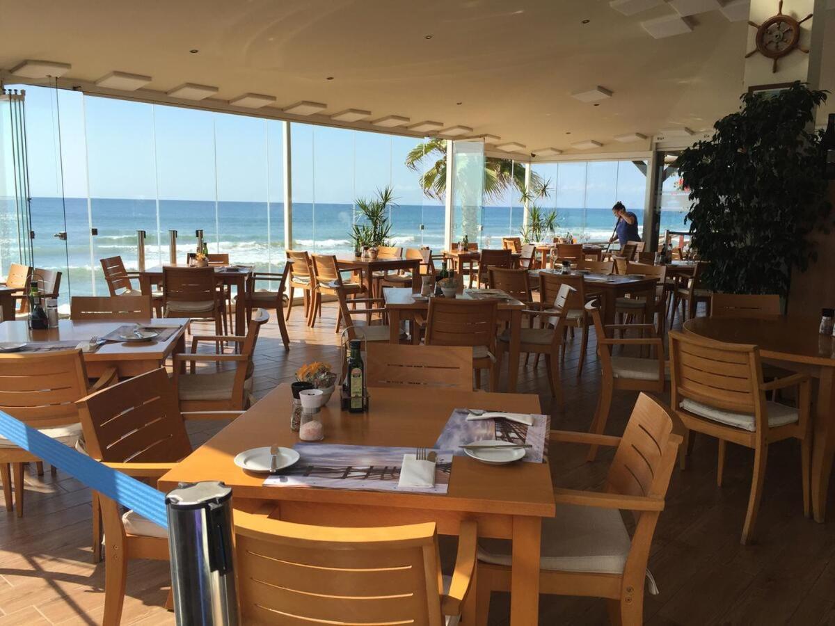Mi Capricho, Beachfront, Grownfloor, Private Garden & Terrace Sitio de Calahonda Ngoại thất bức ảnh