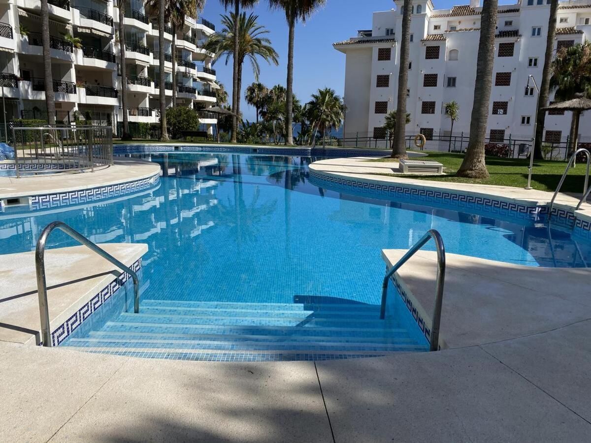 Mi Capricho, Beachfront, Grownfloor, Private Garden & Terrace Sitio de Calahonda Ngoại thất bức ảnh