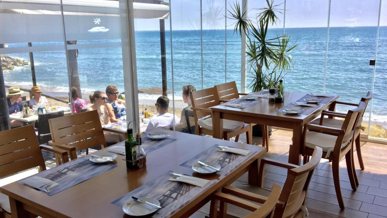 Mi Capricho, Beachfront, Grownfloor, Private Garden & Terrace Sitio de Calahonda Ngoại thất bức ảnh