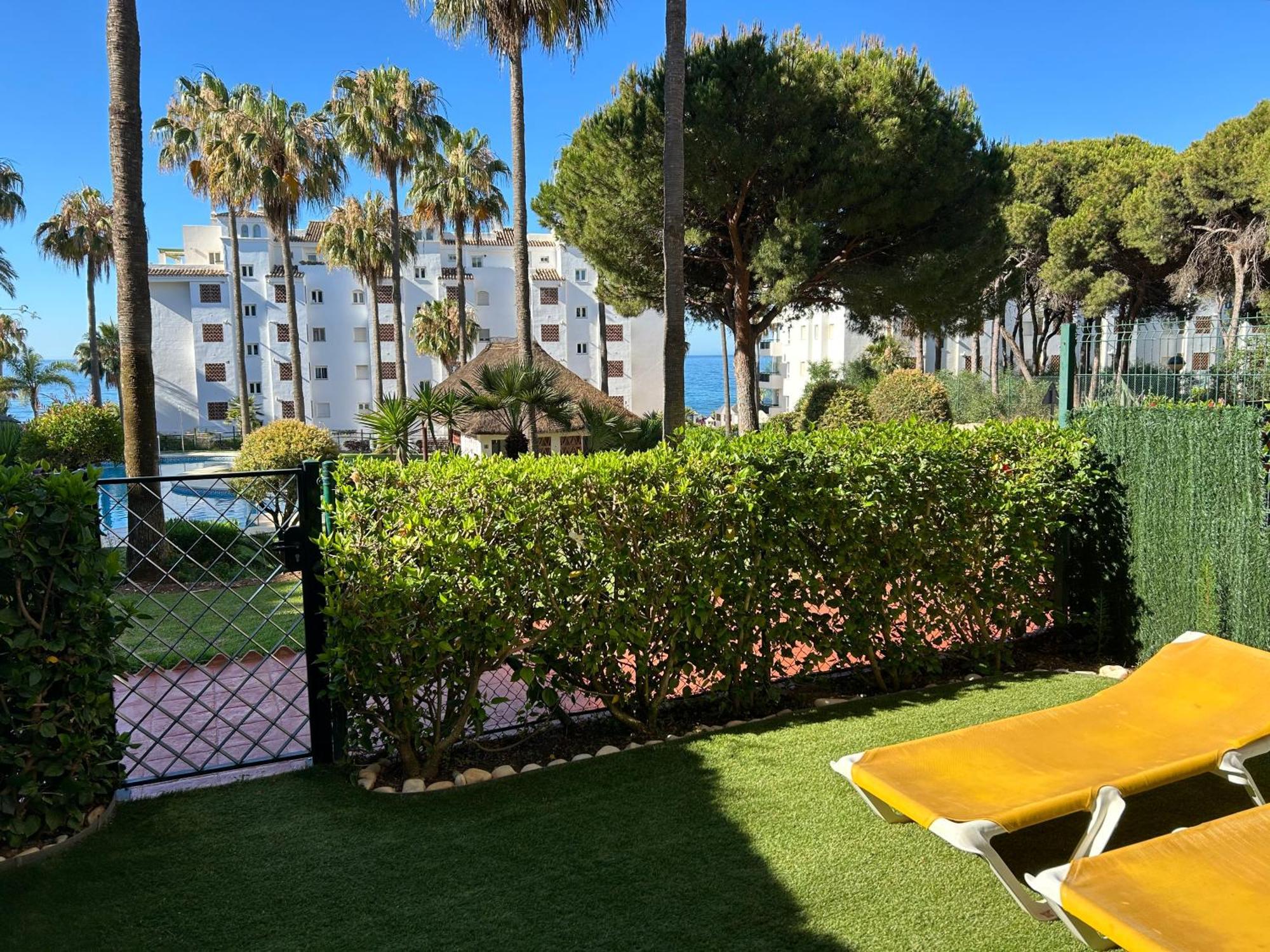 Mi Capricho, Beachfront, Grownfloor, Private Garden & Terrace Sitio de Calahonda Ngoại thất bức ảnh