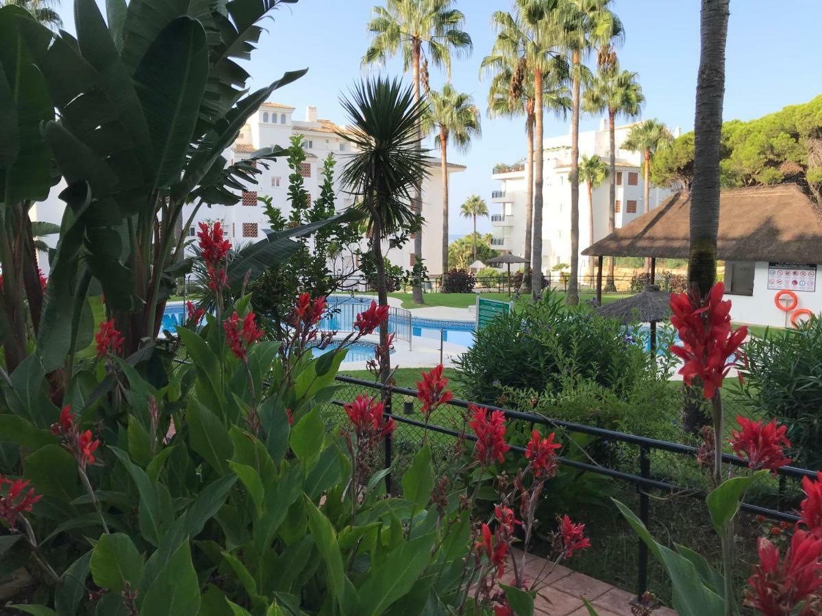 Mi Capricho, Beachfront, Grownfloor, Private Garden & Terrace Sitio de Calahonda Ngoại thất bức ảnh