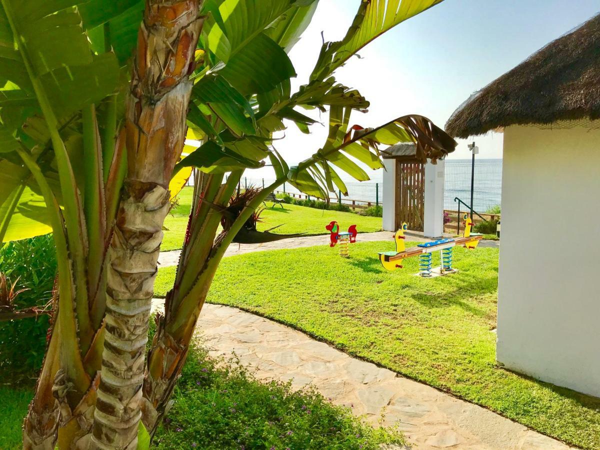 Mi Capricho, Beachfront, Grownfloor, Private Garden & Terrace Sitio de Calahonda Ngoại thất bức ảnh
