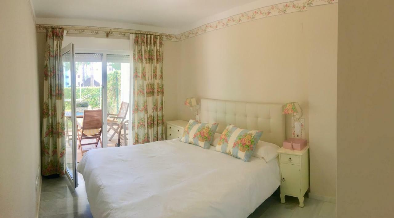Mi Capricho, Beachfront, Grownfloor, Private Garden & Terrace Sitio de Calahonda Ngoại thất bức ảnh